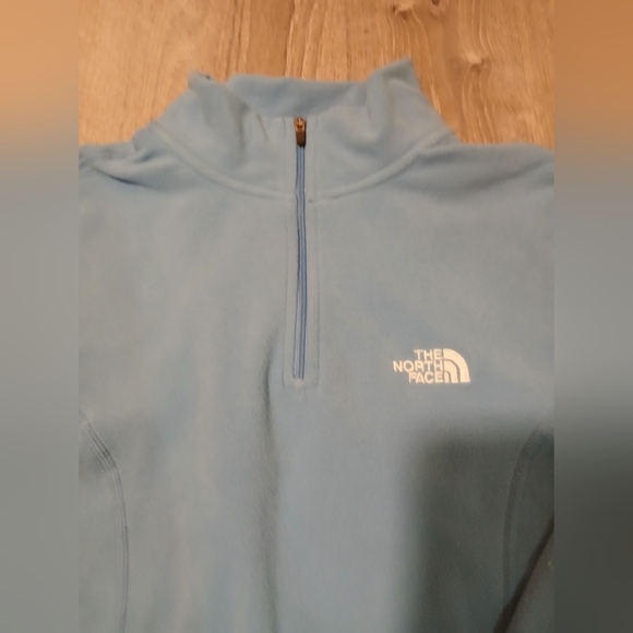 The North Face TKA 100 1/4 Zip Zip Fleece Top. Stand Up Collar. Size S/P. - Picture 7 of 9